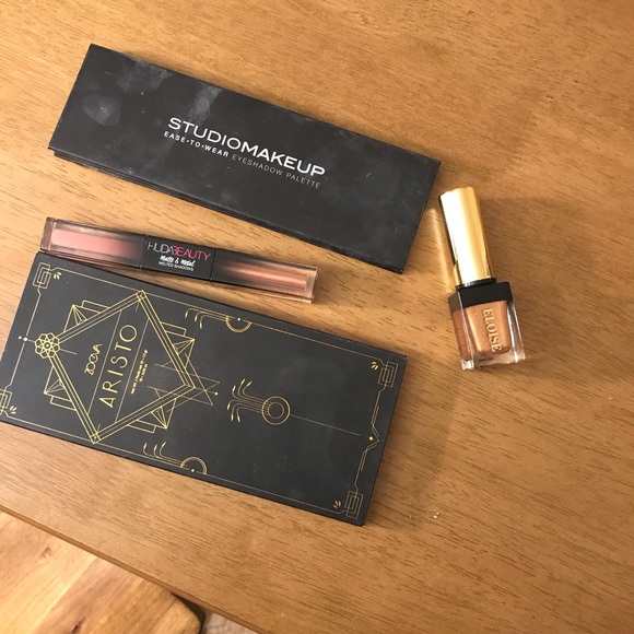 Makeup bundle - Picture 2 of 5